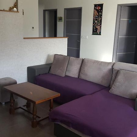 1 Chambre Privative Avec Bureau Et Cuisine Dans Maison 105 M2 Montfaucon Montfaucon  Zewnętrze zdjęcie