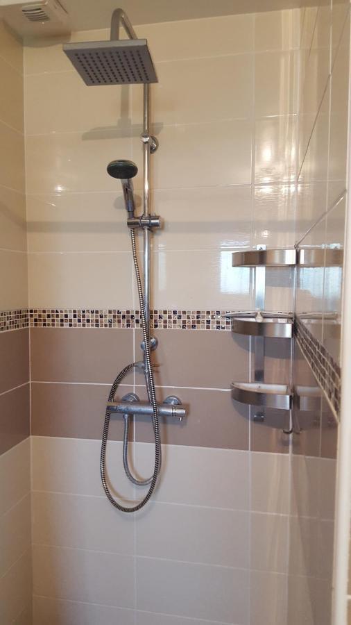 1 Chambre Privative Avec Bureau Et Cuisine Dans Maison 105 M2 Montfaucon Montfaucon  Zewnętrze zdjęcie